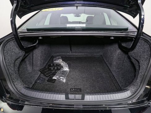 Used 2025 Volkswagen Jetta SE image 10