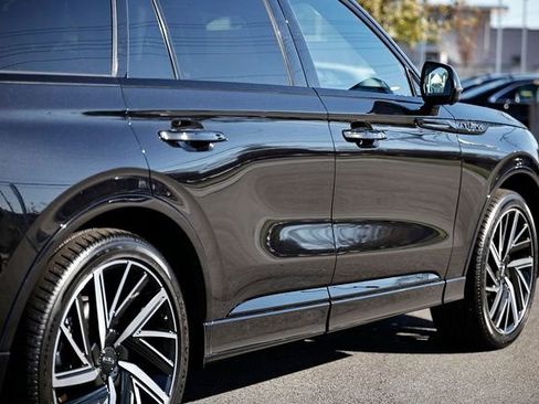 Used 2025 Lincoln Aviator Black Label w/ Jet Appearance Package image 8