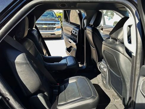 Used 2020 Ford Explorer XLT image 15