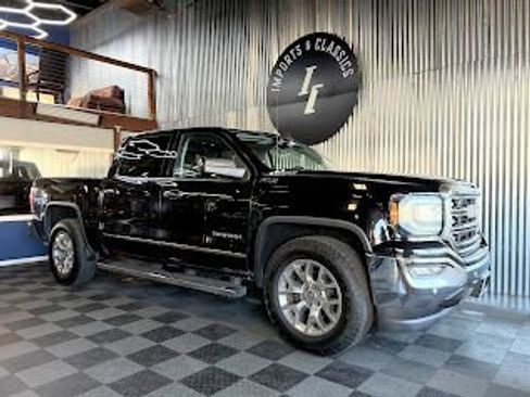 Used 2018 GMC Sierra 1500 SLT image 2