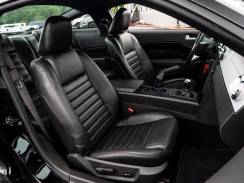Used 2009 Ford Mustang GT Premium RWD image 23
