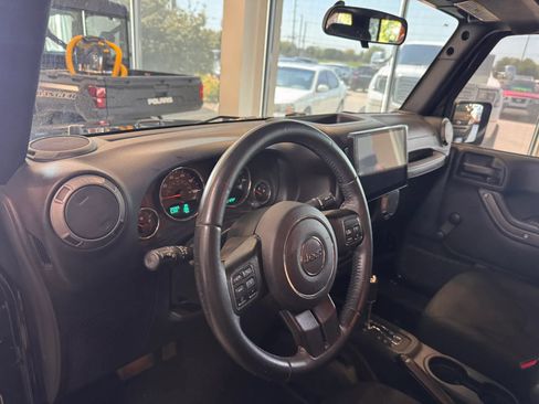 Used 2016 Jeep Wrangler Unlimited Sport w/ Connectivity Group AWD/4WD image 35