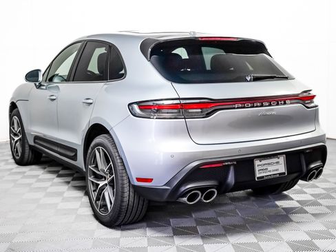 Used 2025 Porsche Macan image 3