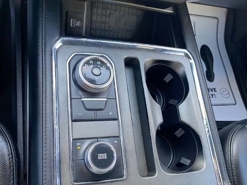 Used 2020 Ford Expedition XLT w/ Equipment Group 202A AWD/4WD image 20