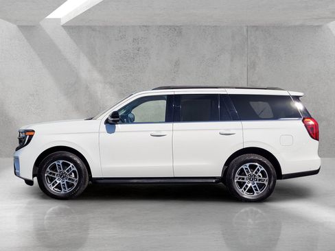Used 2025 Ford Expedition Active AWD/4WD image 8