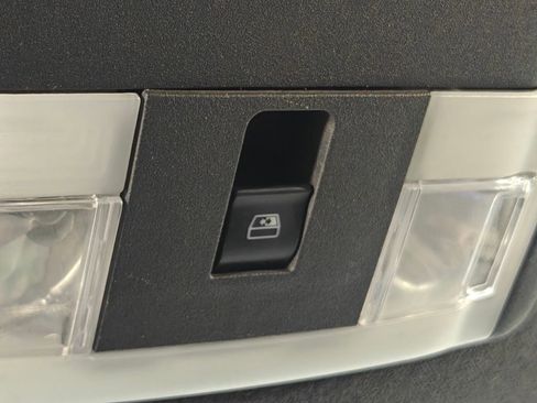 Used 2012 Ford F350 Lariat image 10