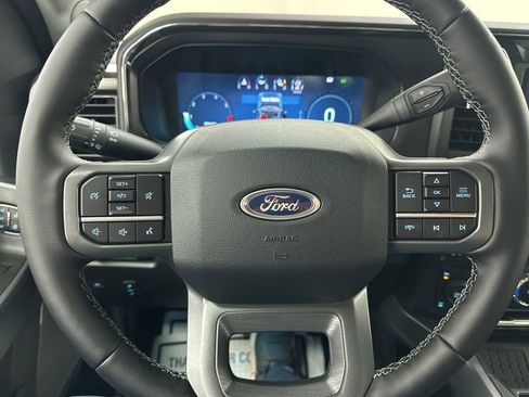 New 2026 Ford F250 Lariat w/ Black Appearance Package image 32