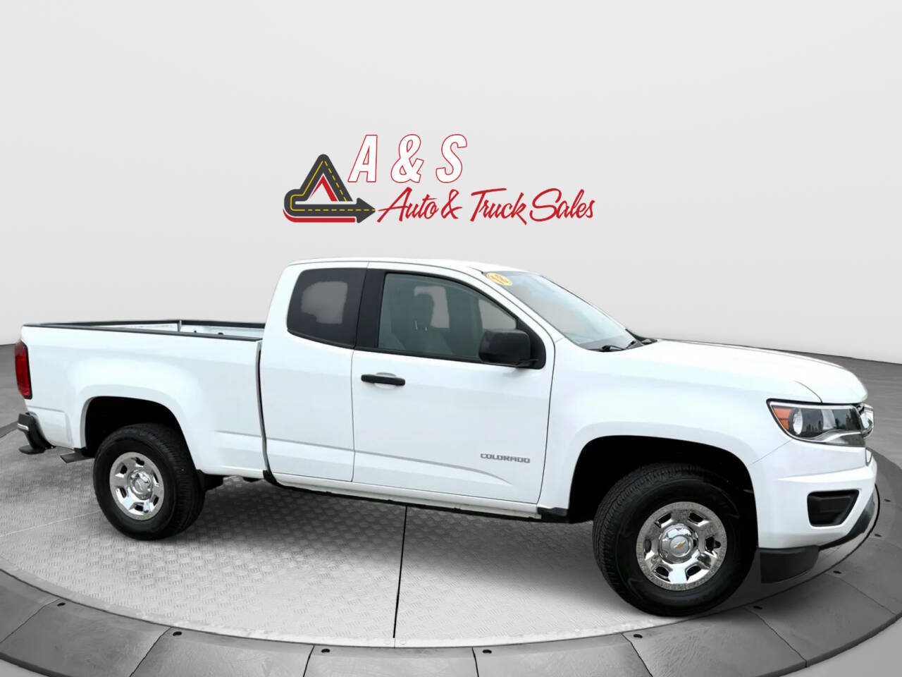 Used 2018 Chevrolet Colorado W/T w/ WT Convenience Package RWD image 1