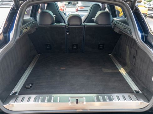 Used 2021 Aston Martin DBX image 38