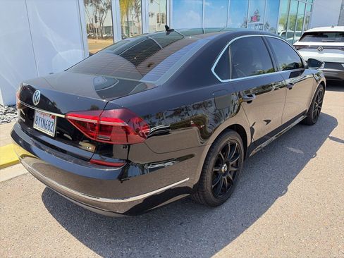 Used 2018 Volkswagen Passat 2.0T SE FWD image 4