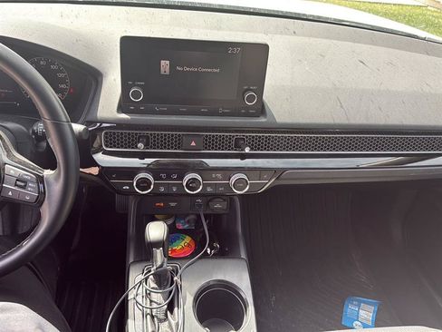 Used 2024 Honda Civic EX image 9