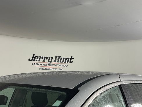 Used 2024 Chrysler Voyager LX image 19