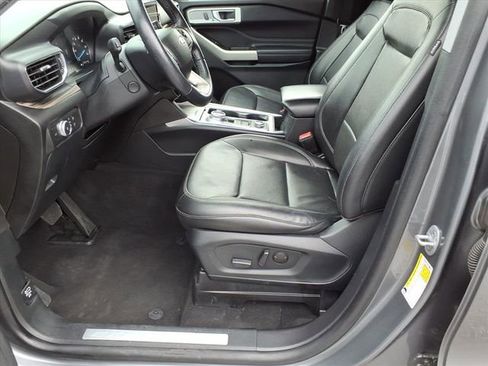Certified 2022 Ford Explorer Limited w/ Equipment Group 301A image 19