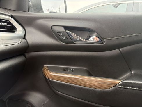 Certified 2019 GMC Acadia SLE w/ Driver Alert Package I image 17