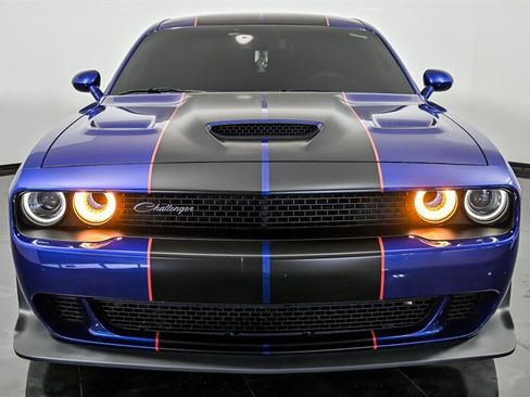 Used 2019 Dodge Challenger R/T Scat Pack RWD image 4
