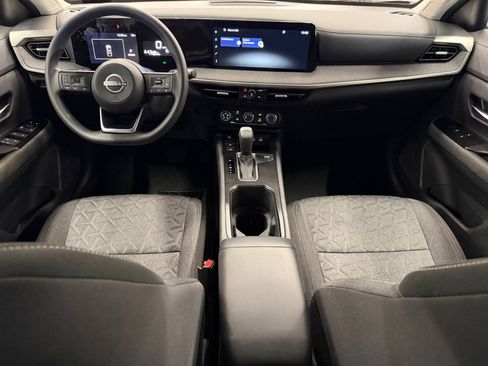 Used 2025 Nissan Kicks SV FWD image 3