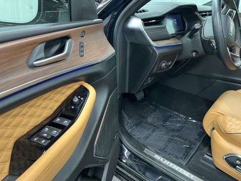 Used 2022 Jeep Grand Cherokee Summit w/ Adv Protech Group IV image 18