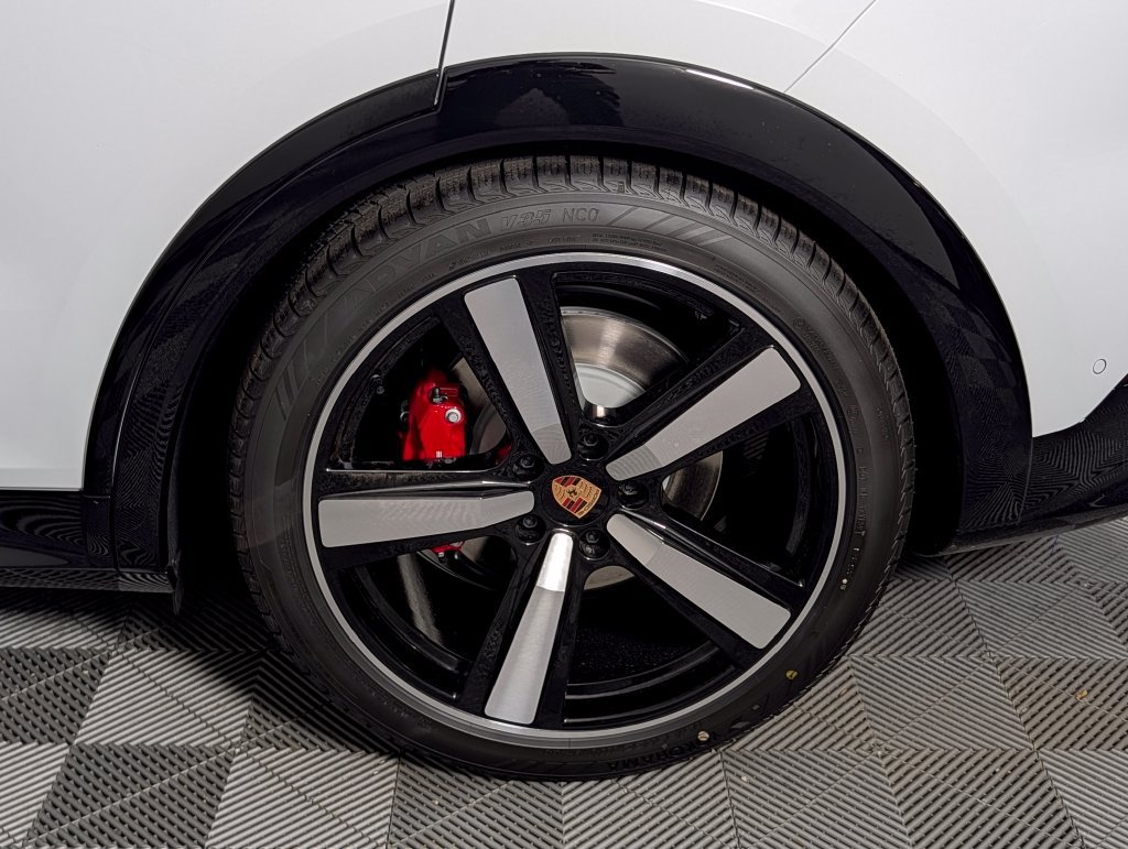 New 2026 Porsche Cayenne GTS AWD/4WD image 12