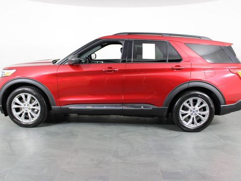 Used 2020 Ford Explorer XLT w/ Equipment Group 202A image 10