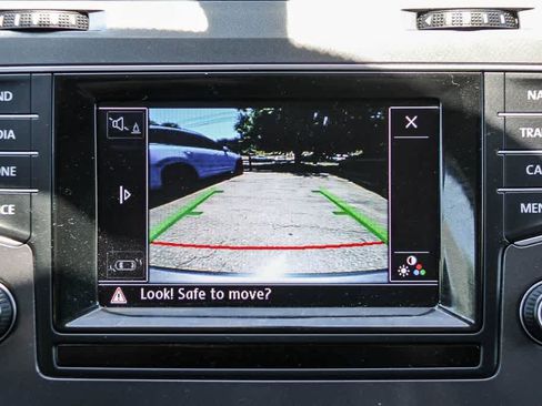 Used 2015 Volkswagen e-Golf Limited Edition FWD image 22