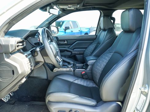 Used 2025 Toyota Tacoma TRD Sport w/ TRD Sport Premium Package RWD image 19