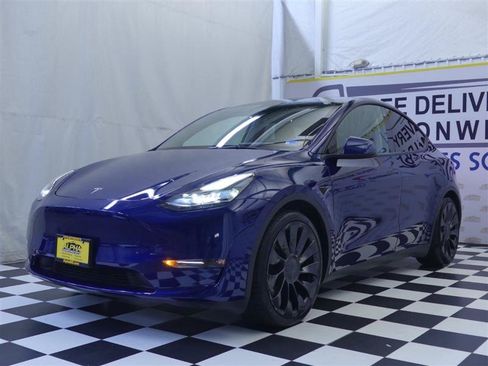 Used 2023 Tesla Model Y Performance AWD/4WD image 3