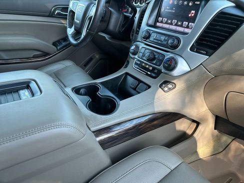 Used 2016 GMC Yukon SLT w/ Open Road Package AWD/4WD image 16