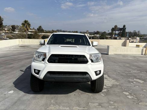 Used 2014 Toyota Tacoma PreRunner image 19