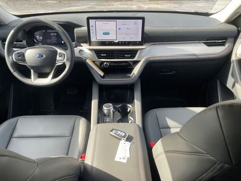 New 2026 Ford Explorer Active w/ Active Comfort Package image 12