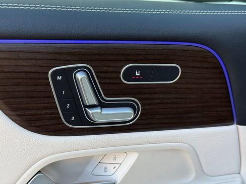 New 2026 Mercedes-Benz GLB 250 4MATIC image 4