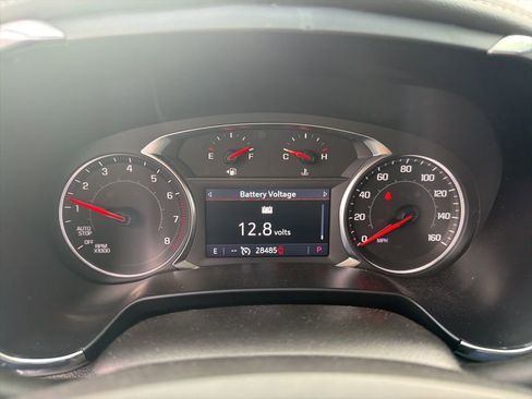 Used 2025 Chevrolet Blazer LT image 2