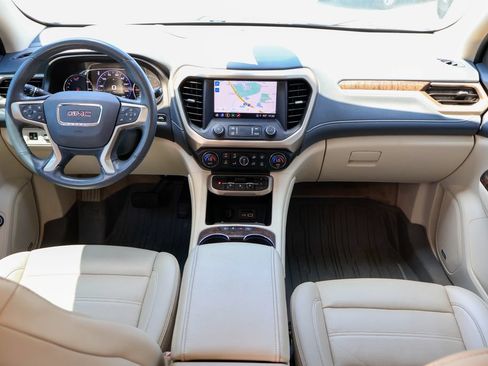 Used 2021 GMC Acadia Denali w/ Denali Technology Package FWD image 8