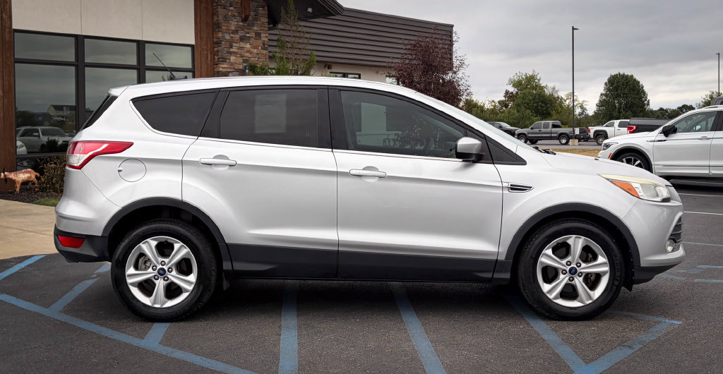 Used 2014 Ford Escape SE FWD image 21