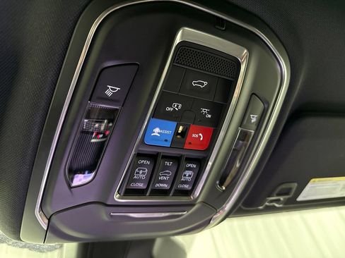Used 2025 Jeep Grand Cherokee L Summit AWD/4WD image 25
