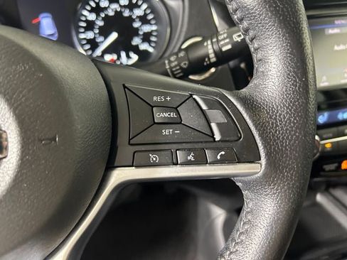 Used 2020 Nissan Rogue SV AWD/4WD image 17