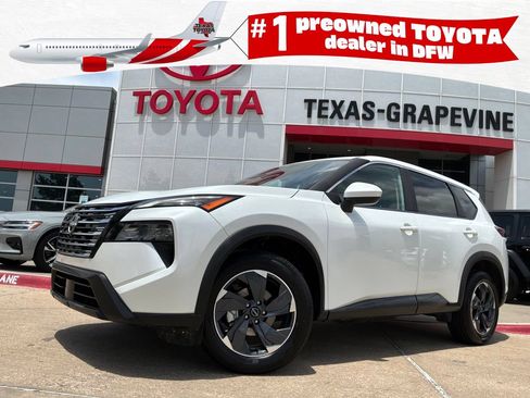 Used 2025 Nissan Rogue SV FWD image 1
