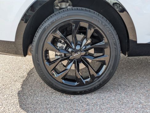 Used 2023 Kia Sorento SX image 9