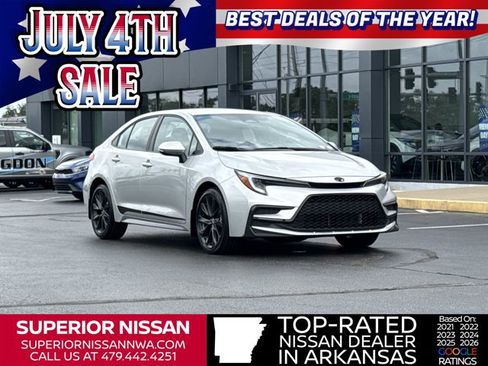 Used 2025 Toyota Corolla SE FWD image 1