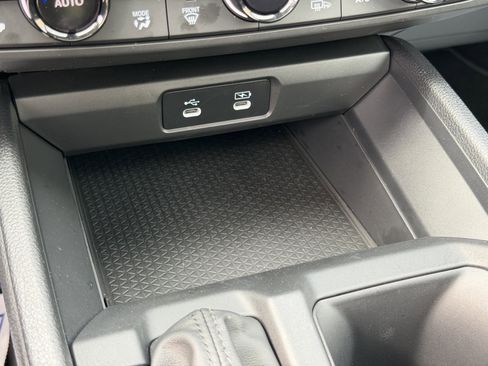 Certified 2025 Honda Accord SE image 25