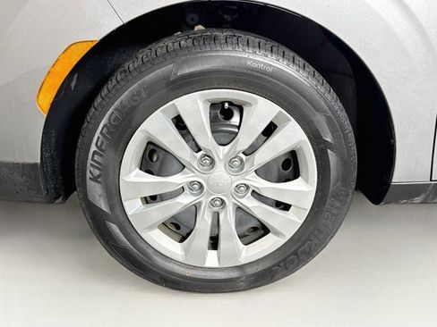 Certified 2023 Kia Soul LX FWD image 27