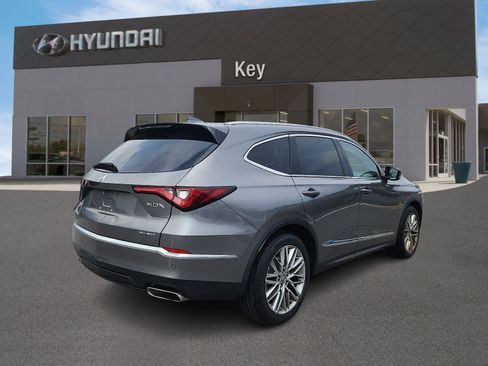 Used 2023 Acura MDX SH-AWD w/ Advance Package image 4