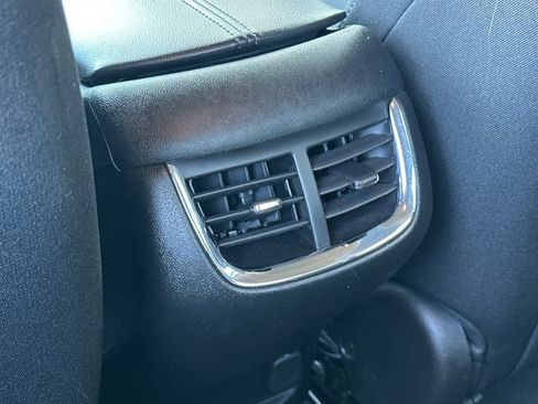 Used 2021 Chevrolet Malibu LT image 14