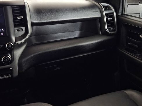 Used 2024 RAM 2500 Tradesman w/ Chrome Appearance Group AWD/4WD image 9