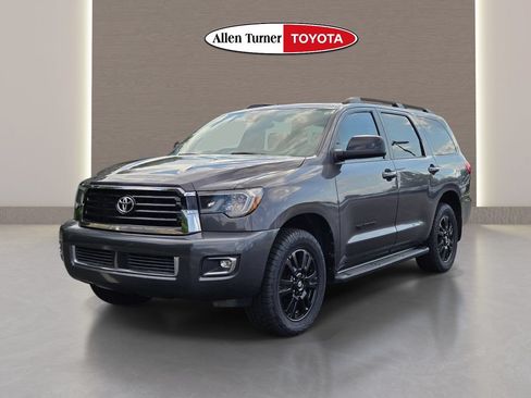 Used 2018 Toyota Sequoia TRD Sport AWD/4WD image 3