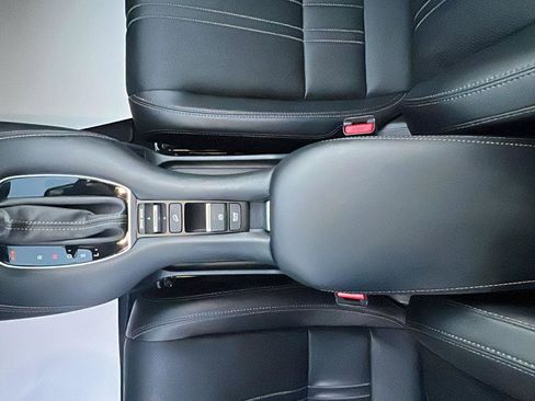 Used 2024 Honda HR-V EX-L image 24