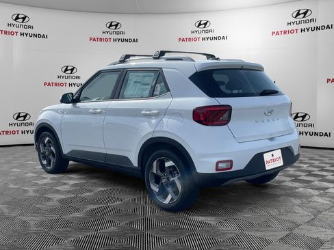 New 2026 Hyundai Venue SEL FWD image 5