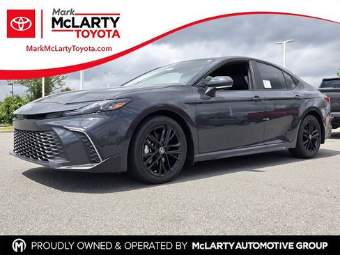 New 2026 Toyota Camry SE FWD image 1