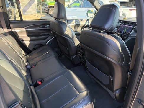 Used 2024 Jeep Grand Cherokee Overland w/ Trailer Tow Package image 26