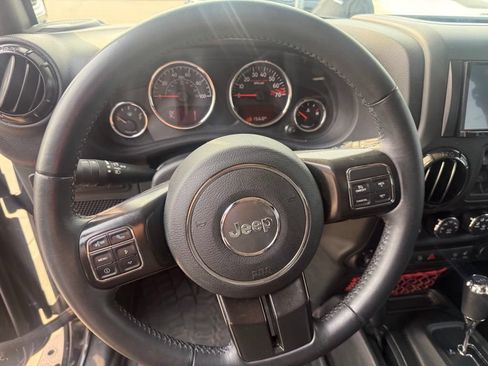 Used 2018 Jeep Wrangler Unlimited Rubicon AWD/4WD image 10