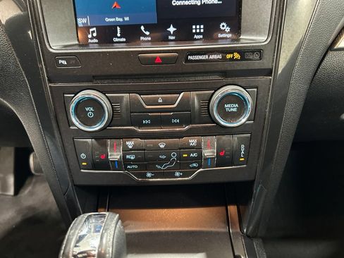 Certified 2017 Ford Explorer XLT w/ Equipment Group 202A AWD/4WD image 22